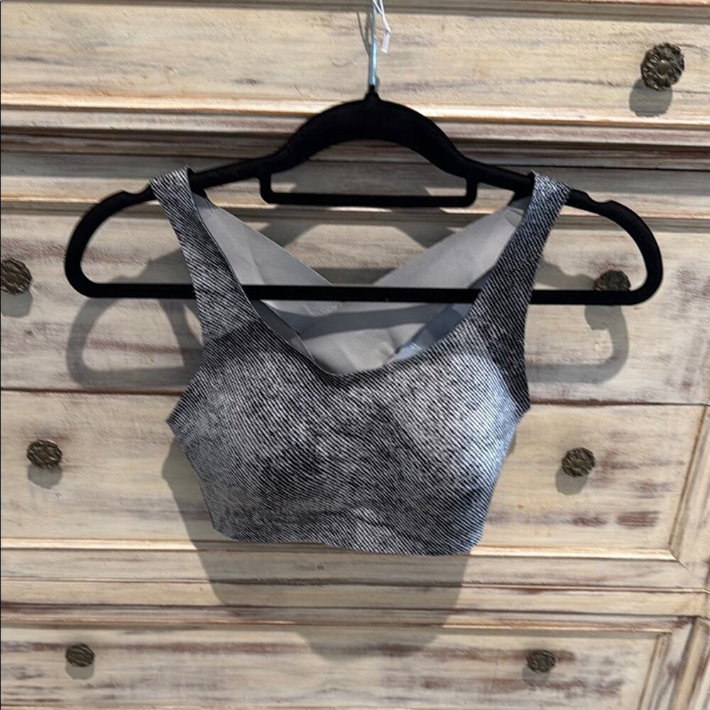 Lululemon Enlite Bra Ultralu Size 34B/C Monochromatic